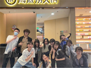 畢業(yè)留影